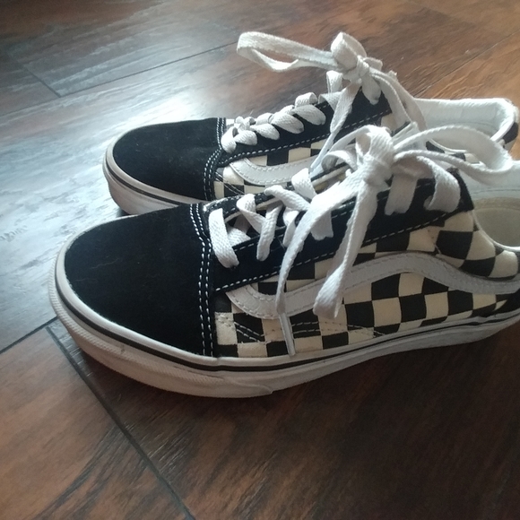 Vans - Picture 2 of 3